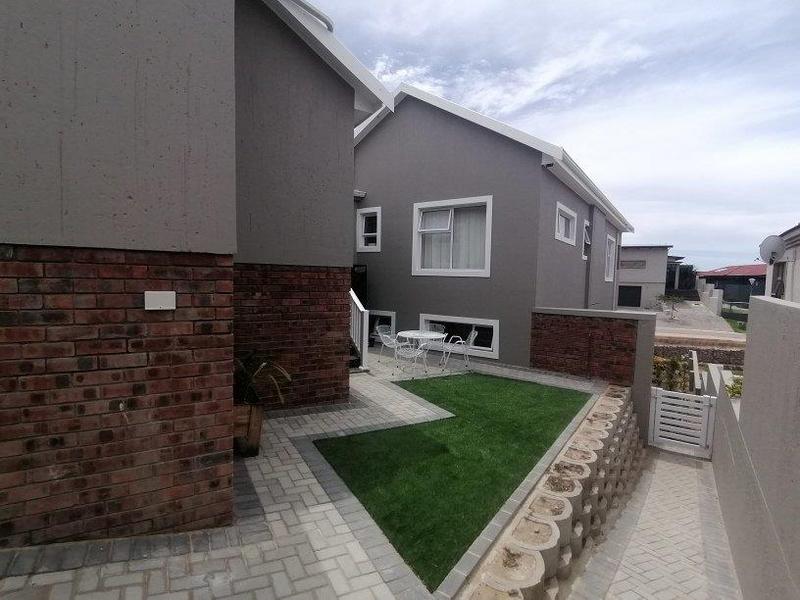 5 Bedroom Property for Sale in Monte Christo Western Cape
